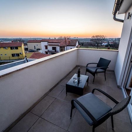 Villa Luka With Private Pool Near Pola Esterno foto